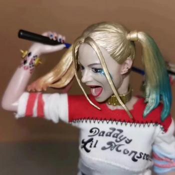 Harley Quinn - Suicide Squad ca 30 cm, mit Zubehör